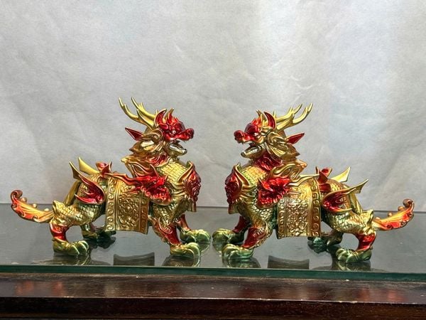 Đôi kỳ lân bằng đồng