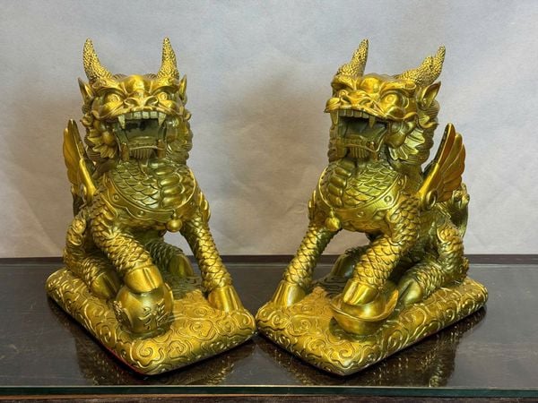 Đôi kỳ lân bằng đồng