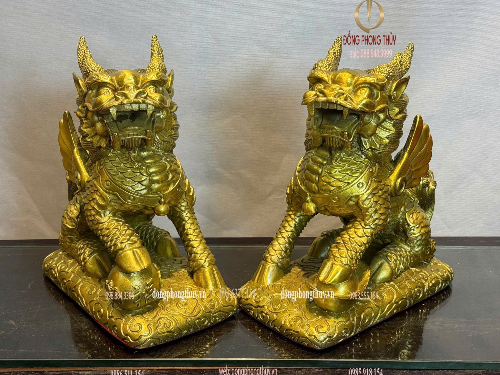 Đôi kỳ lân bằng đồng