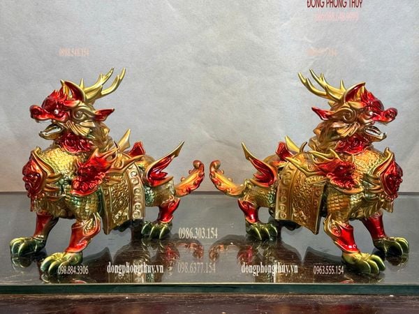 Đôi kỳ lân bằng đồng