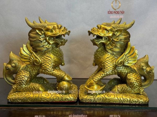 Đôi kỳ lân bằng đồng