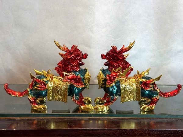 Đôi kỳ lân bằng đồng