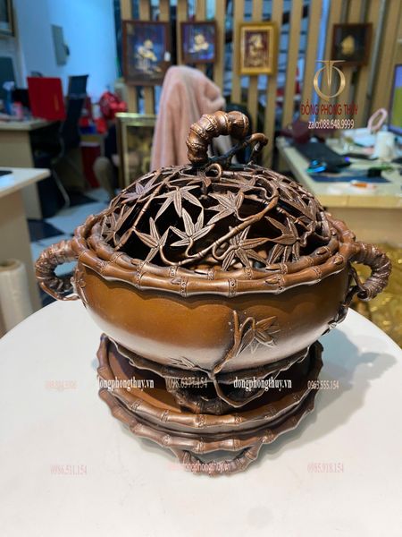 Lư đốt trầm kĩ tinh xảo màu patina ửng đỏ