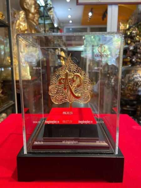 Lá bồ đề mạ vàng