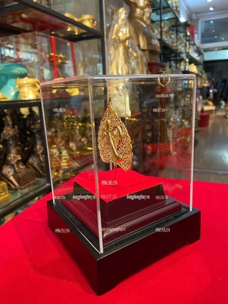 Lá bồ đề mạ vàng