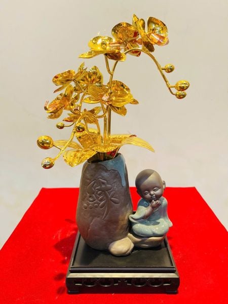Quà tặng sếp mạ vàng: Hoa lan mạ vàng 24k chú tiểu