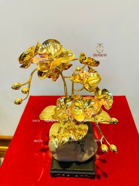 Quà tặng sếp mạ vàng: Hoa lan mạ vàng 24k đế đá
