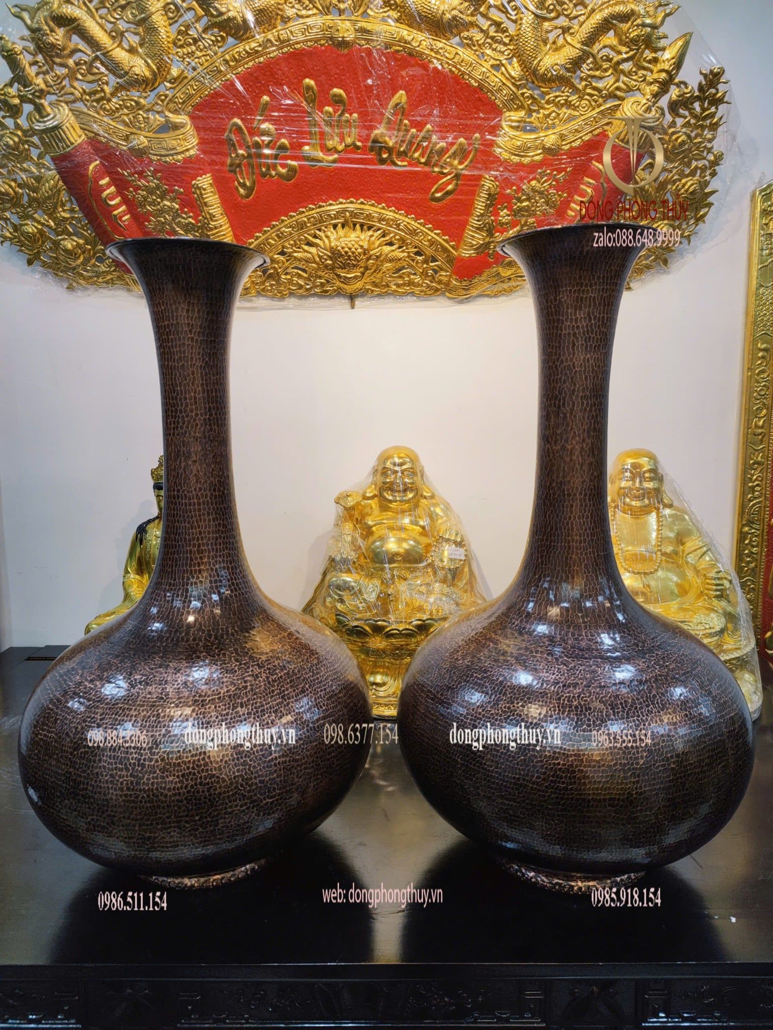 Đôi lọ hoa bằng đồng đỏ gò thủ công cao 81cm