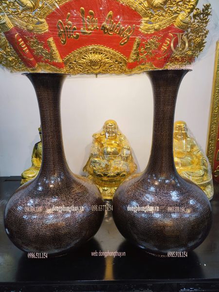 Đôi lọ hoa bằng đồng đỏ gò thủ công cao 81cm