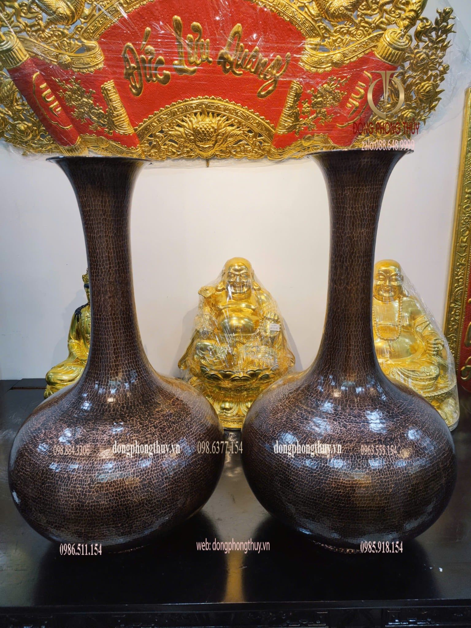 Đôi lọ hoa bằng đồng đỏ gò thủ công cao 81cm