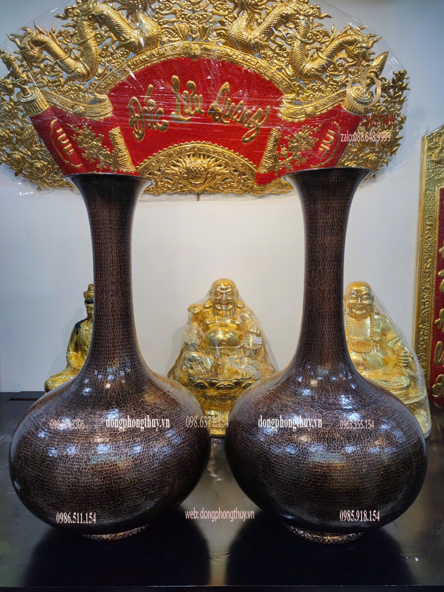 Đôi lọ hoa bằng đồng đỏ gò thủ công cao 81cm