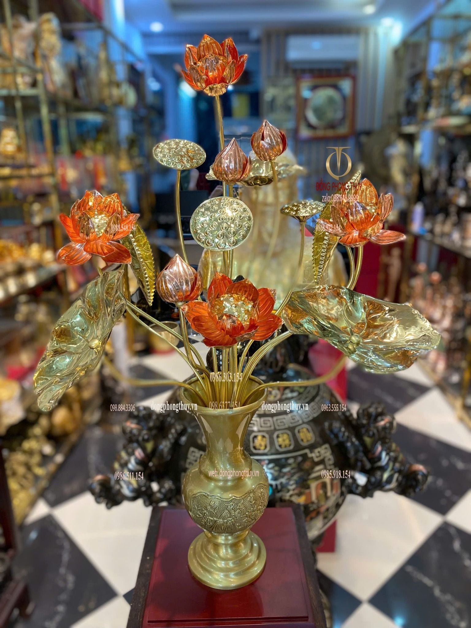 Lọ hoa + hoa sen 15 cành cao 70cm