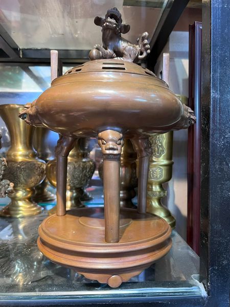 Lư xông trầm thân trơn tai xanh chân thẳng Cao 40 ngang 22 nặng 7,5kg