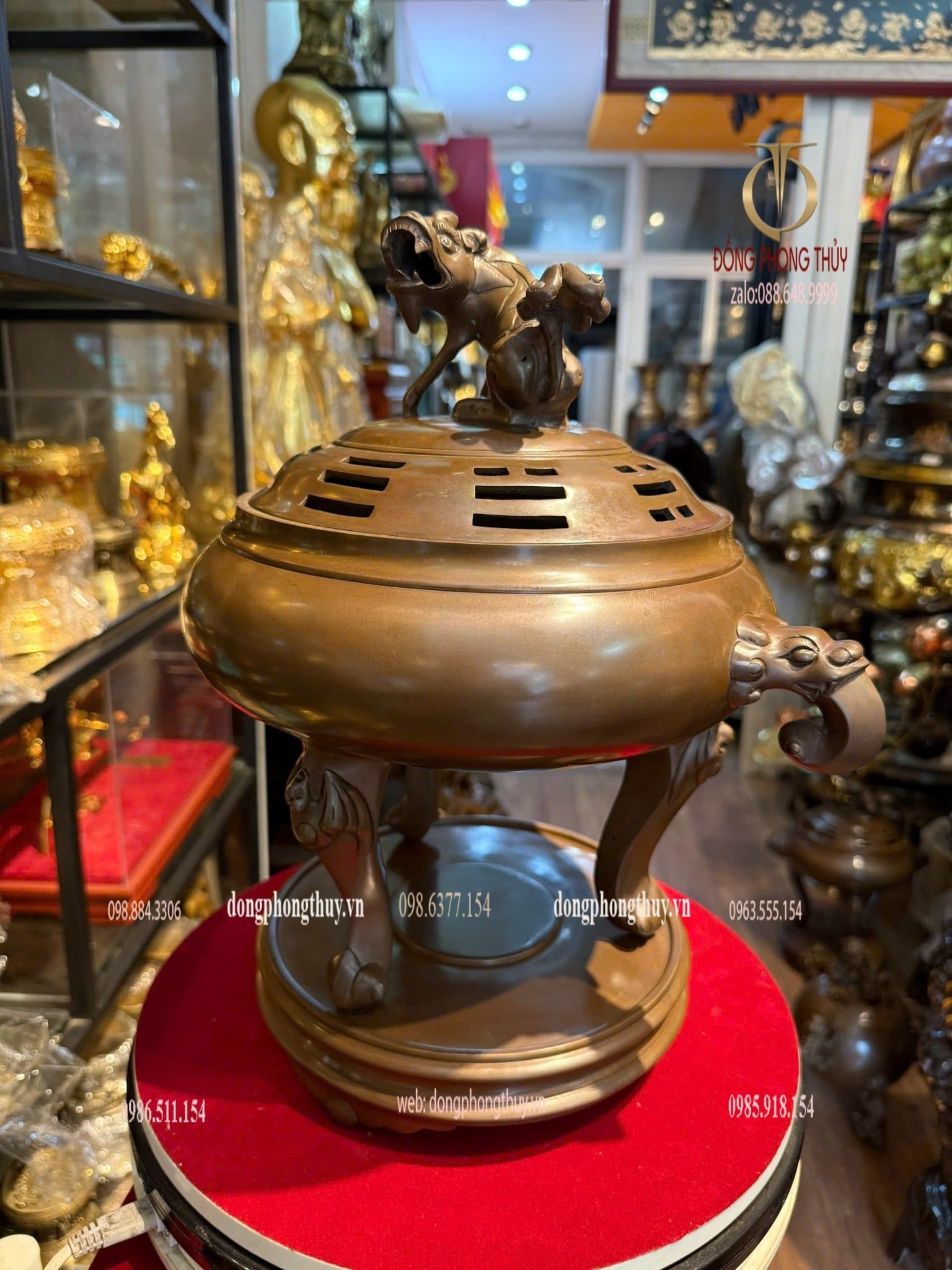 Lư đốt trầm chân dơi Cao 40, đk đế 22, đk bụng 34 nặng 8,2kg