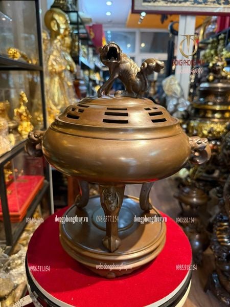 Lư đốt trầm tai voi chân dơi Cao 40, đk đế 22, đk bụng 34 nặng 8,2kg