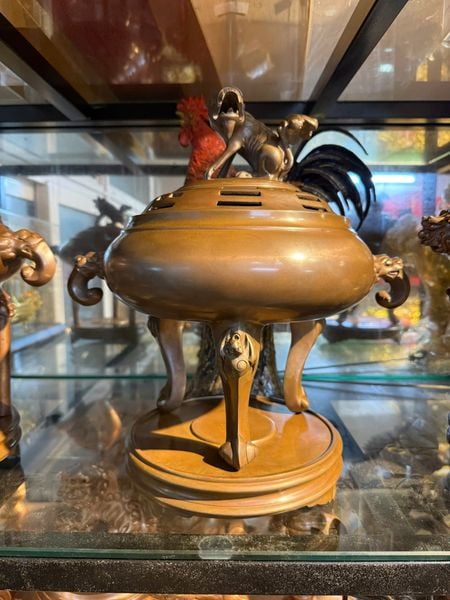 Lư đốt trầm tai voi chân dơi Cao 40, đk đế 22, đk bụng 34 nặng 8,2kg