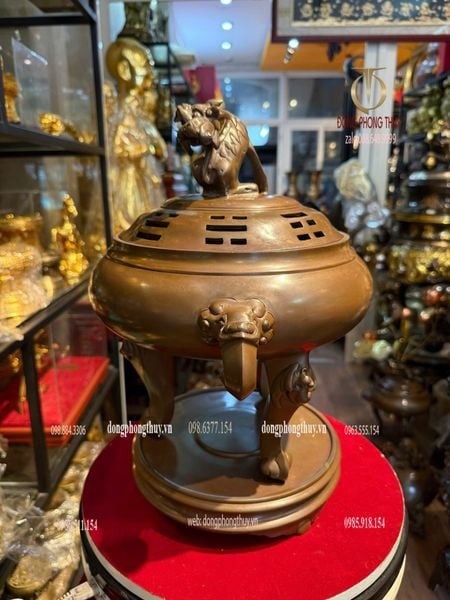 Lư đốt trầm tai voi chân dơi Cao 40, đk đế 22, đk bụng 34 nặng 8,2kg