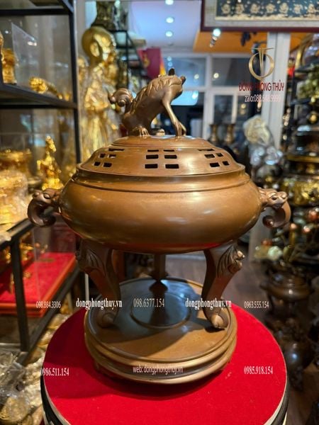 Lư đốt trầm tai voi chân dơi Cao 40, đk đế 22, đk bụng 34 nặng 8,2kg