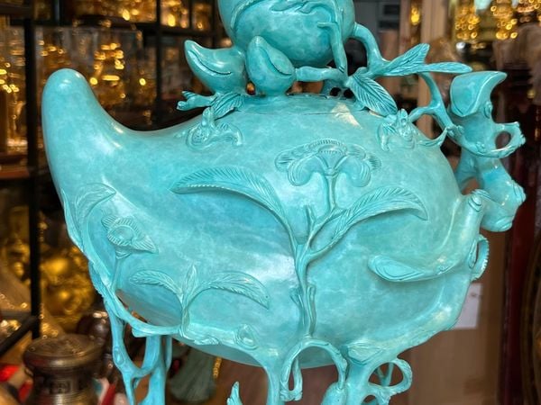 Lư đốt trầm quả đào mẫu cổ patina xanh ngọc lục bích
