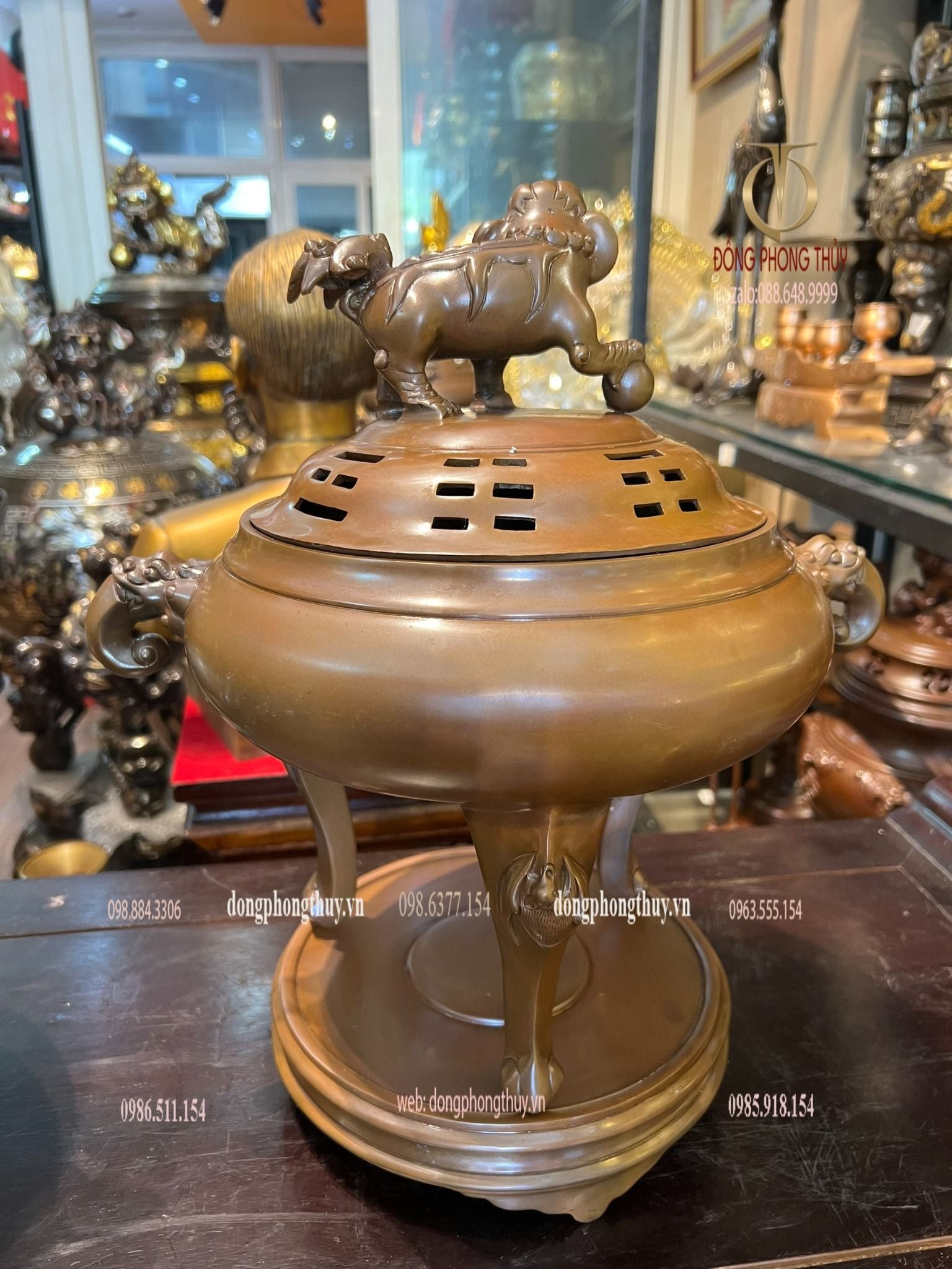 Lư đốt trầm mẫu cổ