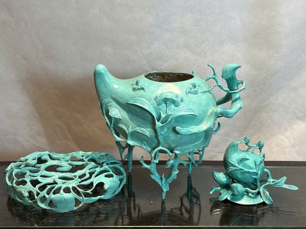 Lư đốt trầm quả đào mẫu cổ patina xanh ngọc lục bích