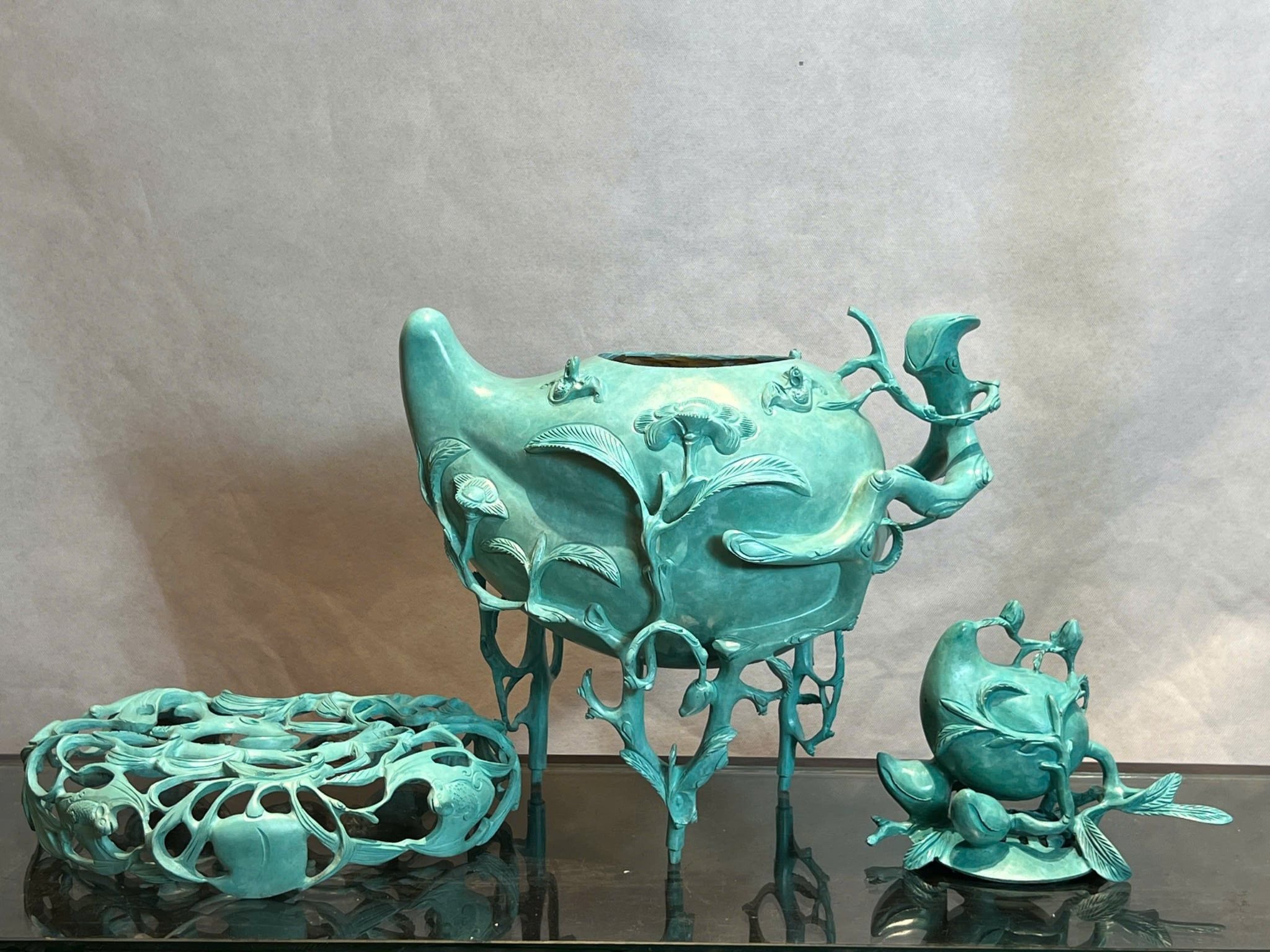 Lư đốt trầm quả đào mẫu cổ patina xanh ngọc lục bích