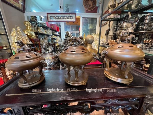 Lư đốt trầm mẫu cổ