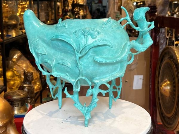 Lư đốt trầm quả đào mẫu cổ patina xanh ngọc lục bích