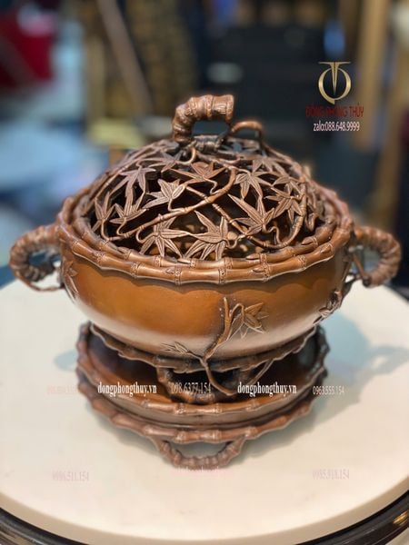 Lư đốt trầm kĩ tinh xảo màu patina ửng đỏ