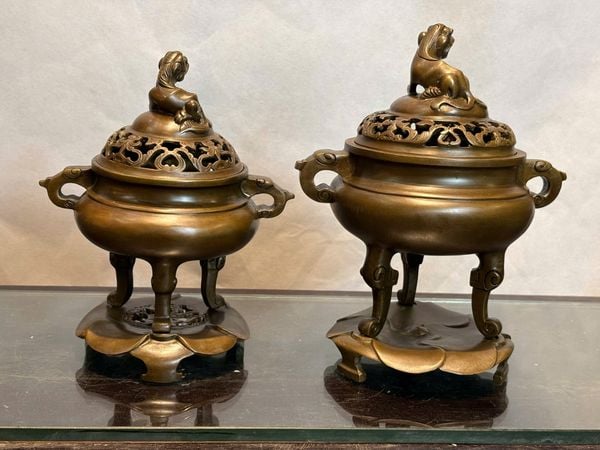 Lư đốt trầm bằng đồng