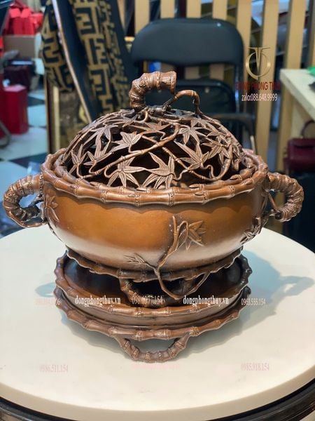 Lư đốt trầm kĩ tinh xảo màu patina ửng đỏ