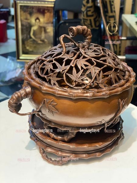 Lư đốt trầm kĩ tinh xảo màu patina ửng đỏ