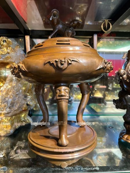 Lư xông trầm thân dơi tai xanh chân cong Cao 40, đk đế 22, đk bụng 33 nặng 9kg