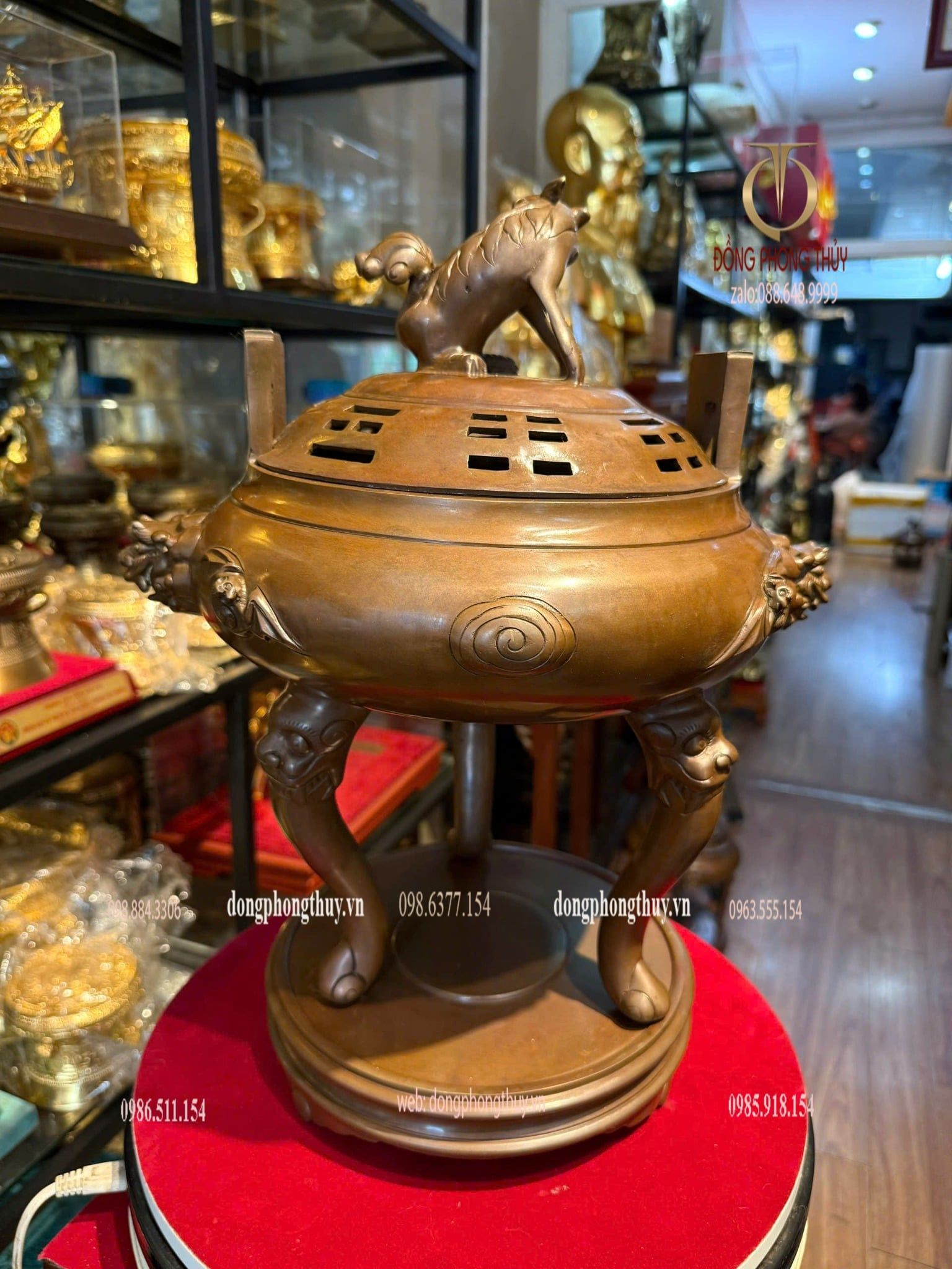 Lư xông trầm thân dơi tai xanh chân cong Cao 40, đk đế 22, đk bụng 33 nặng 9kg