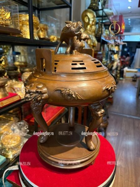 Lư xông trầm thân dơi tai xanh chân cong Cao 40, đk đế 22, đk bụng 33 nặng 9kg