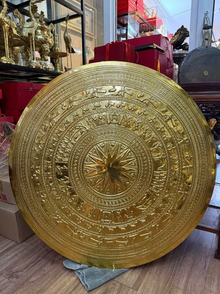 Mặt trống đồng 90cm dát vàng