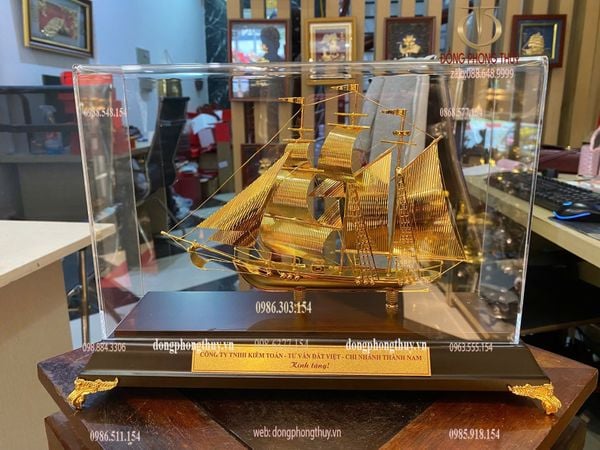 Quà tặng mạ vàng