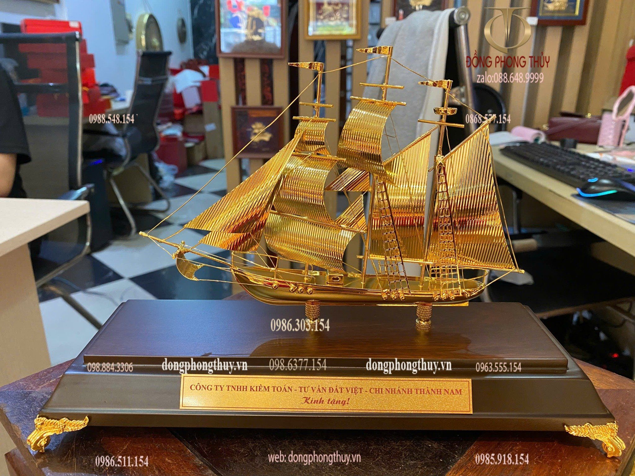 Quà tặng mạ vàng