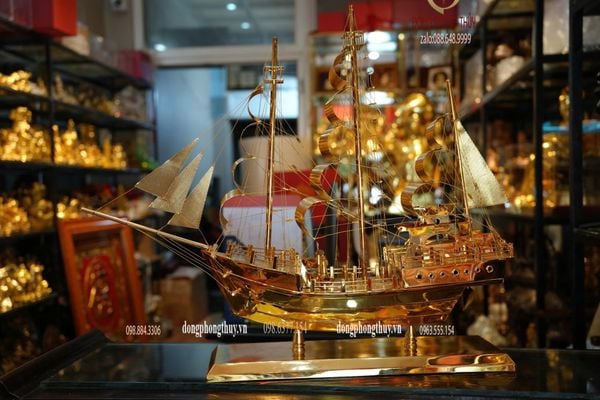 Mô hình thuyền buồm bằng đồng mạ vàng 24k