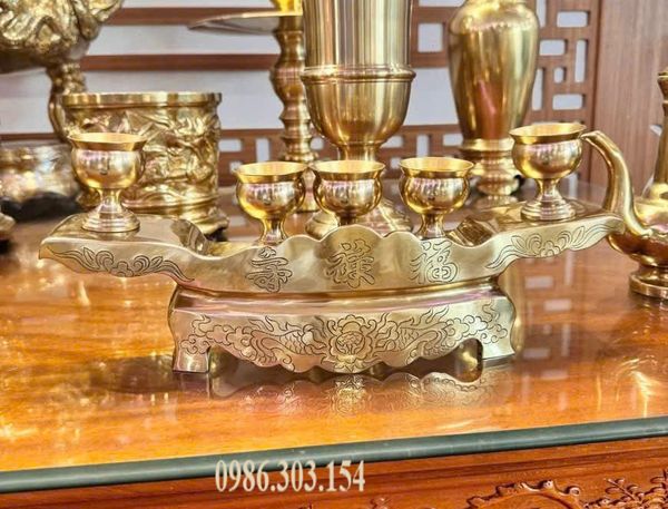 Ngai thờ bằng đồng cát tút 5 chén