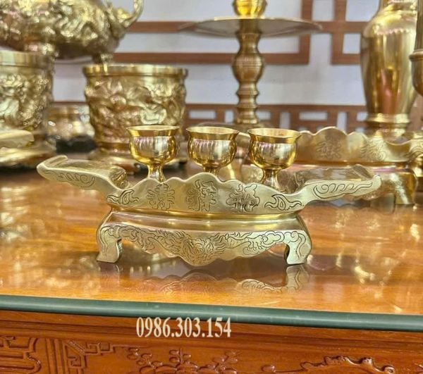 Ngai thờ bằng đồng cát tút 5 chén