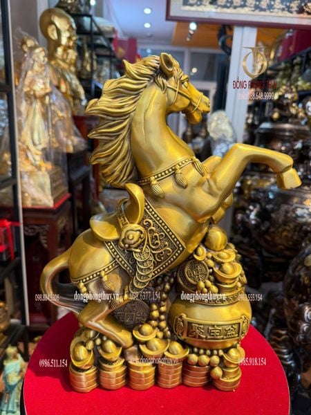 Tượng ngựa phong thủy bằng đồng