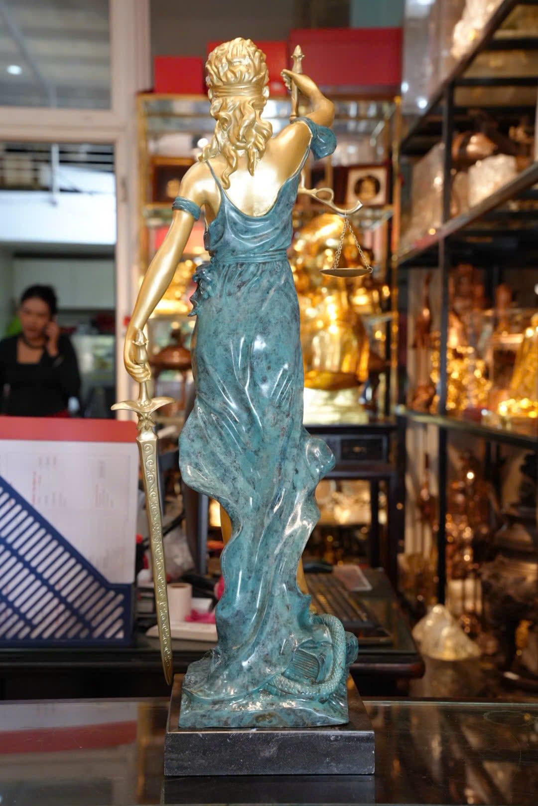 Tượng Nữ Thần Công Lý bằng đồng