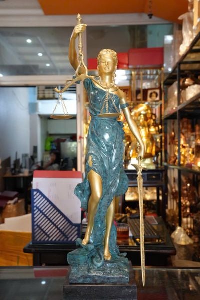 Tượng Nữ Thần Công Lý bằng đồng