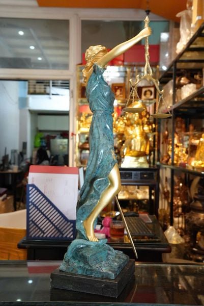 Tượng Nữ Thần Công Lý bằng đồng