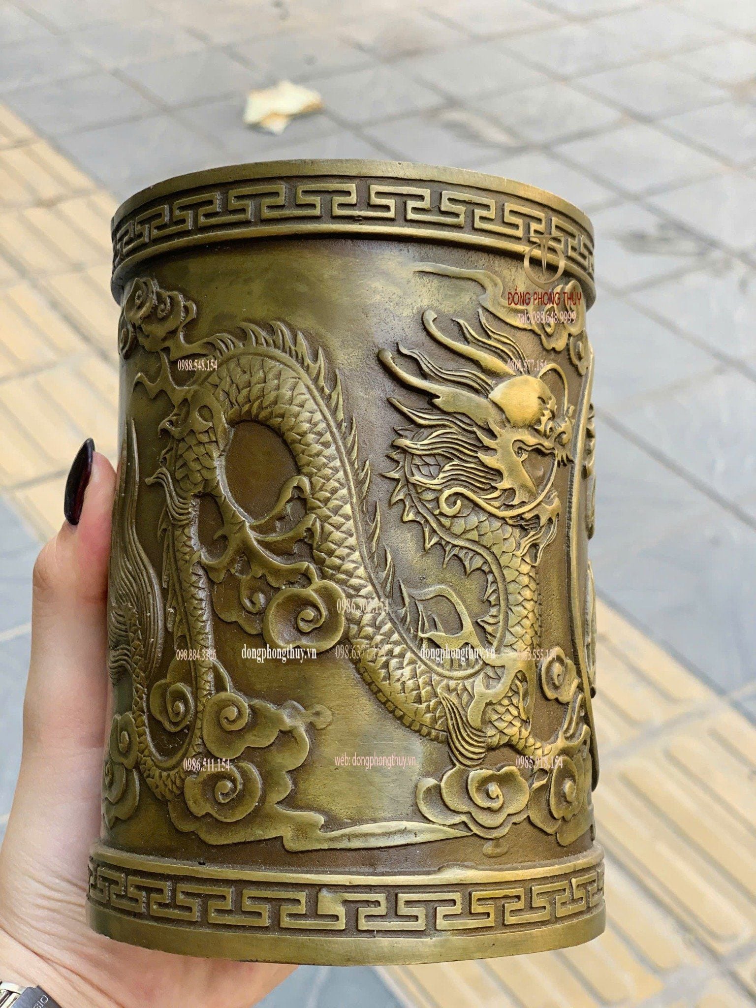 Ống đựng bút bằng đồng