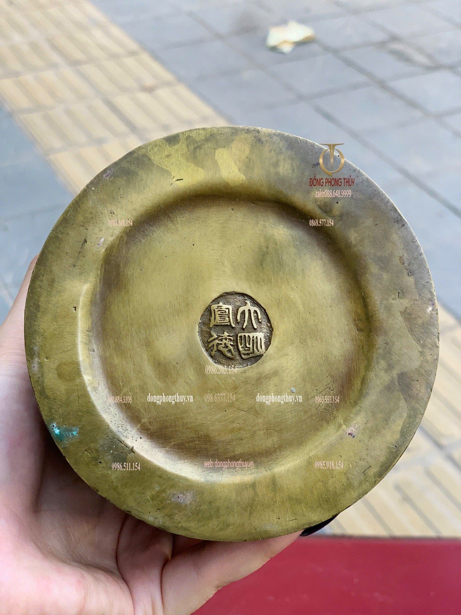 Ống đựng bút bằng đồng