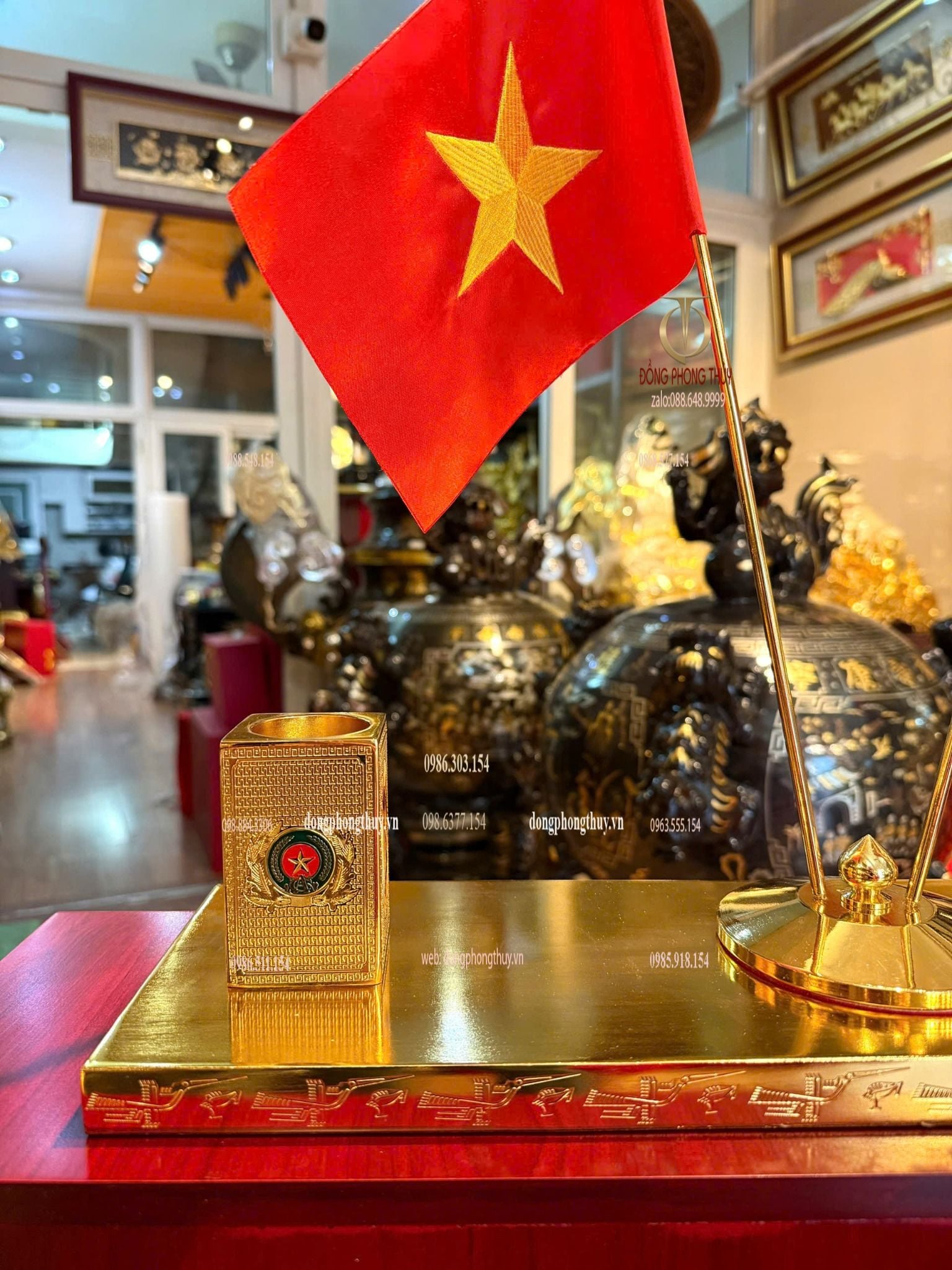 Ống bút cột cờ bằng đồng mạ vàng 24k