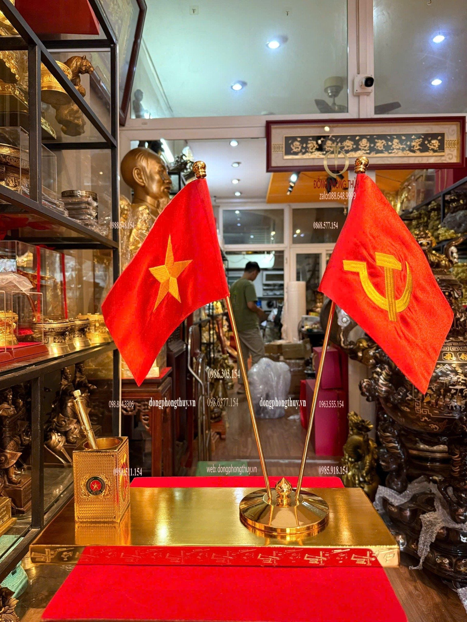 Ống bút cột cờ bằng đồng mạ vàng 24k