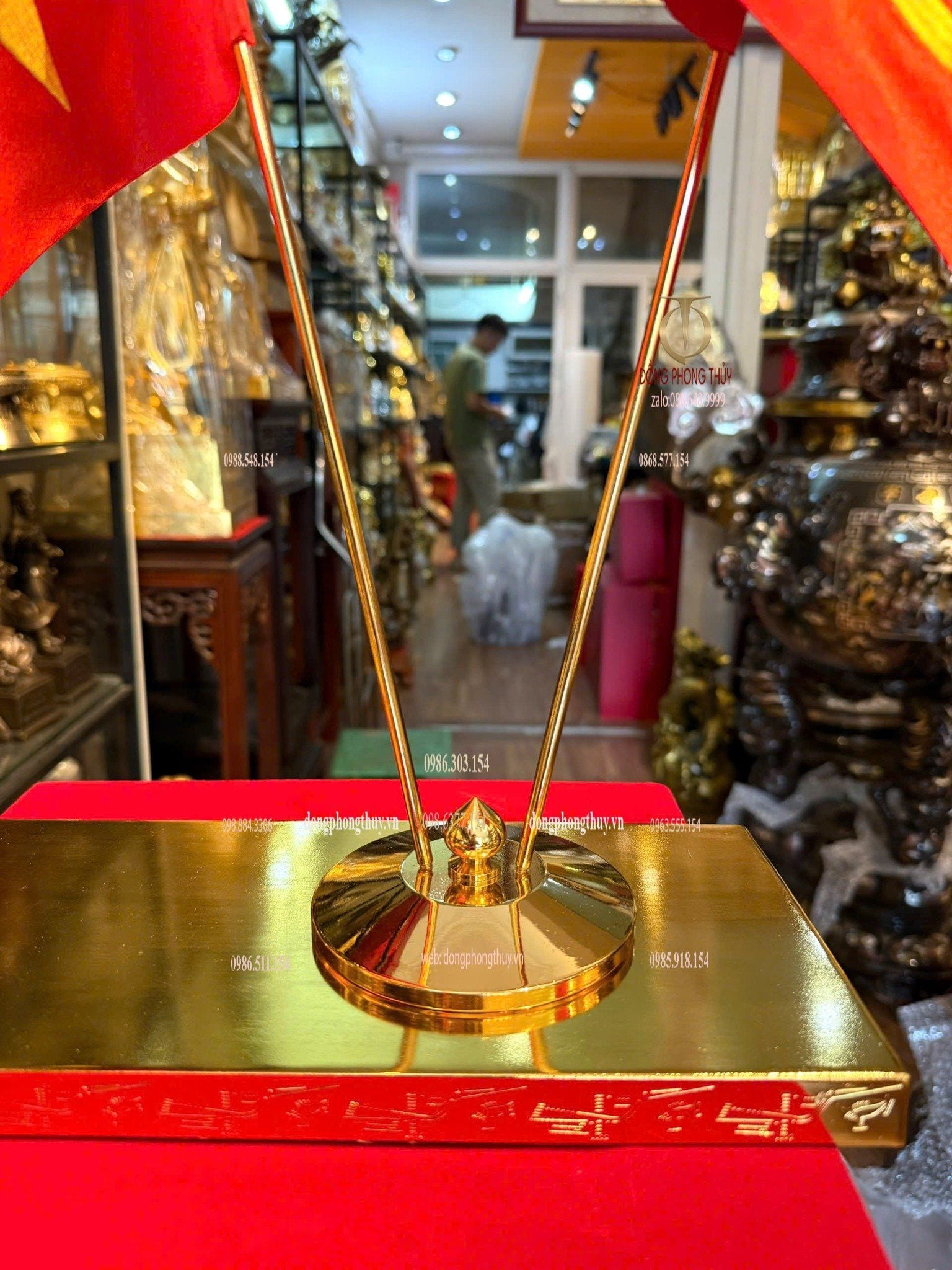 Ống bút cột cờ bằng đồng mạ vàng 24k